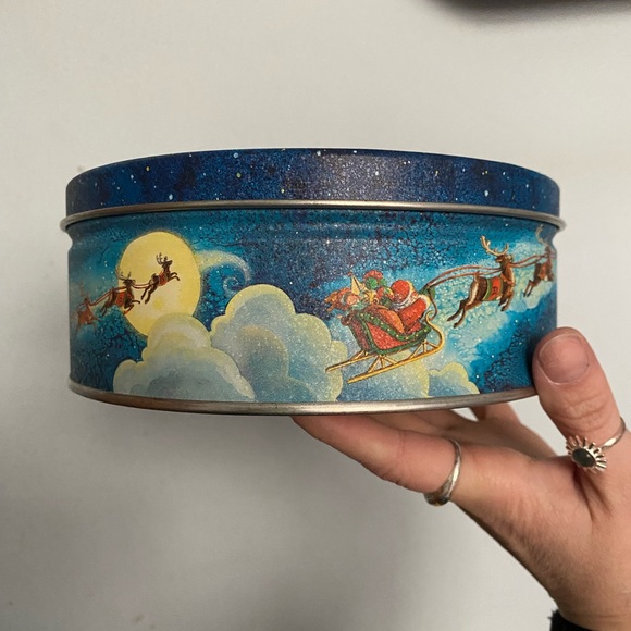 Santa Christmas cookie tin - Picture 2 of 3